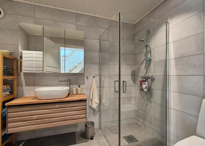 3 Bedroom Awesome In Feriehus