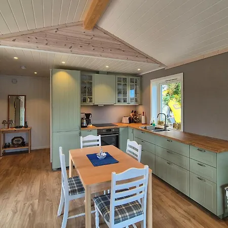 Dom wakacyjny 3 Bedroom Awesome In Rossland