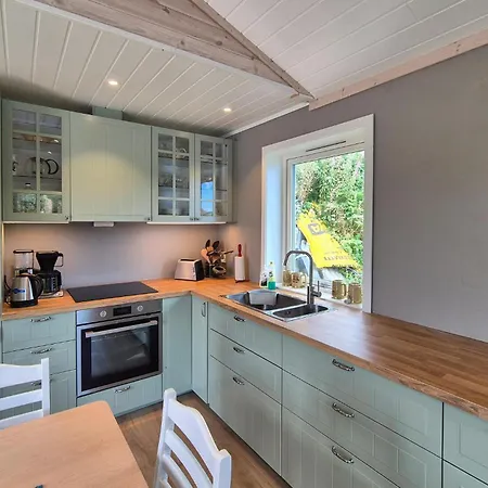 Dom wakacyjny 3 Bedroom Awesome In Rossland