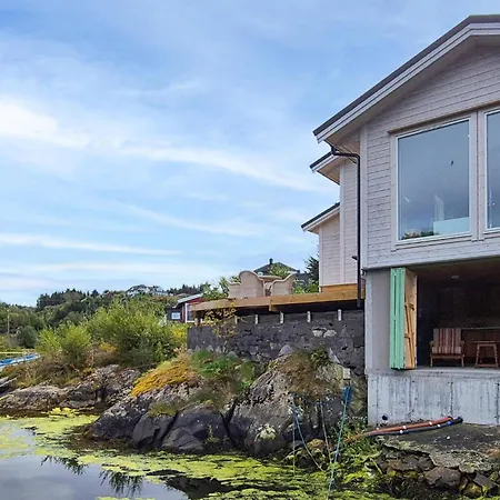 Dom wakacyjny 3 Bedroom Awesome In Rossland